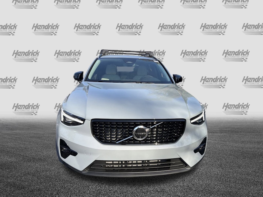 New 2026 Volvo XC40 B5 Plus SUV