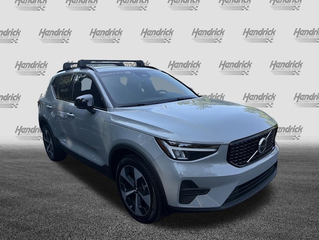 2026 Volvo XC40 Core SUV
