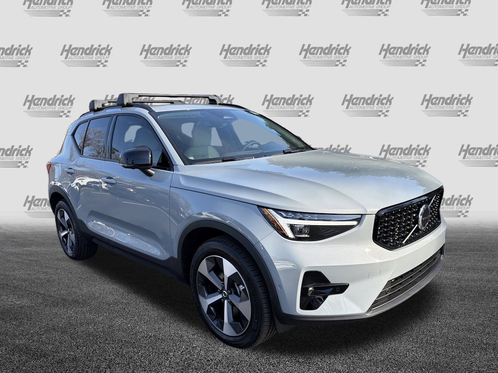 New 2026 Volvo XC40 B5 Plus SUV