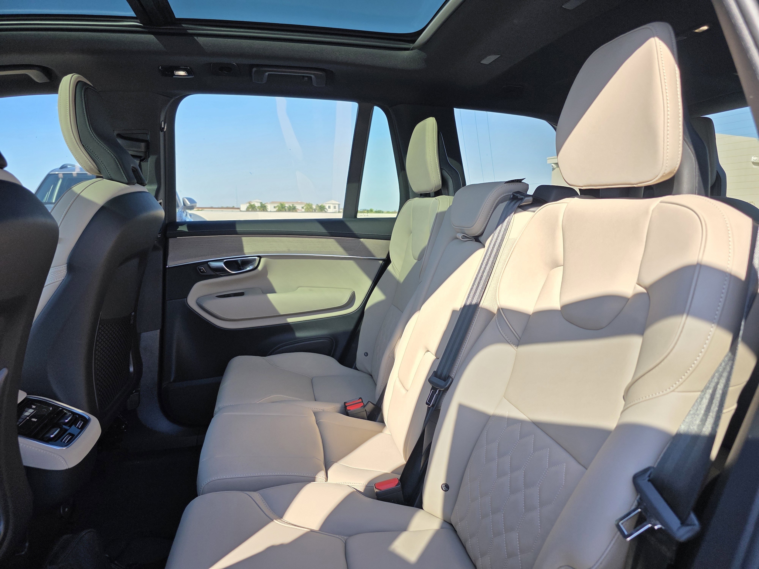2026 Volvo XC90 Plus - Photo 11