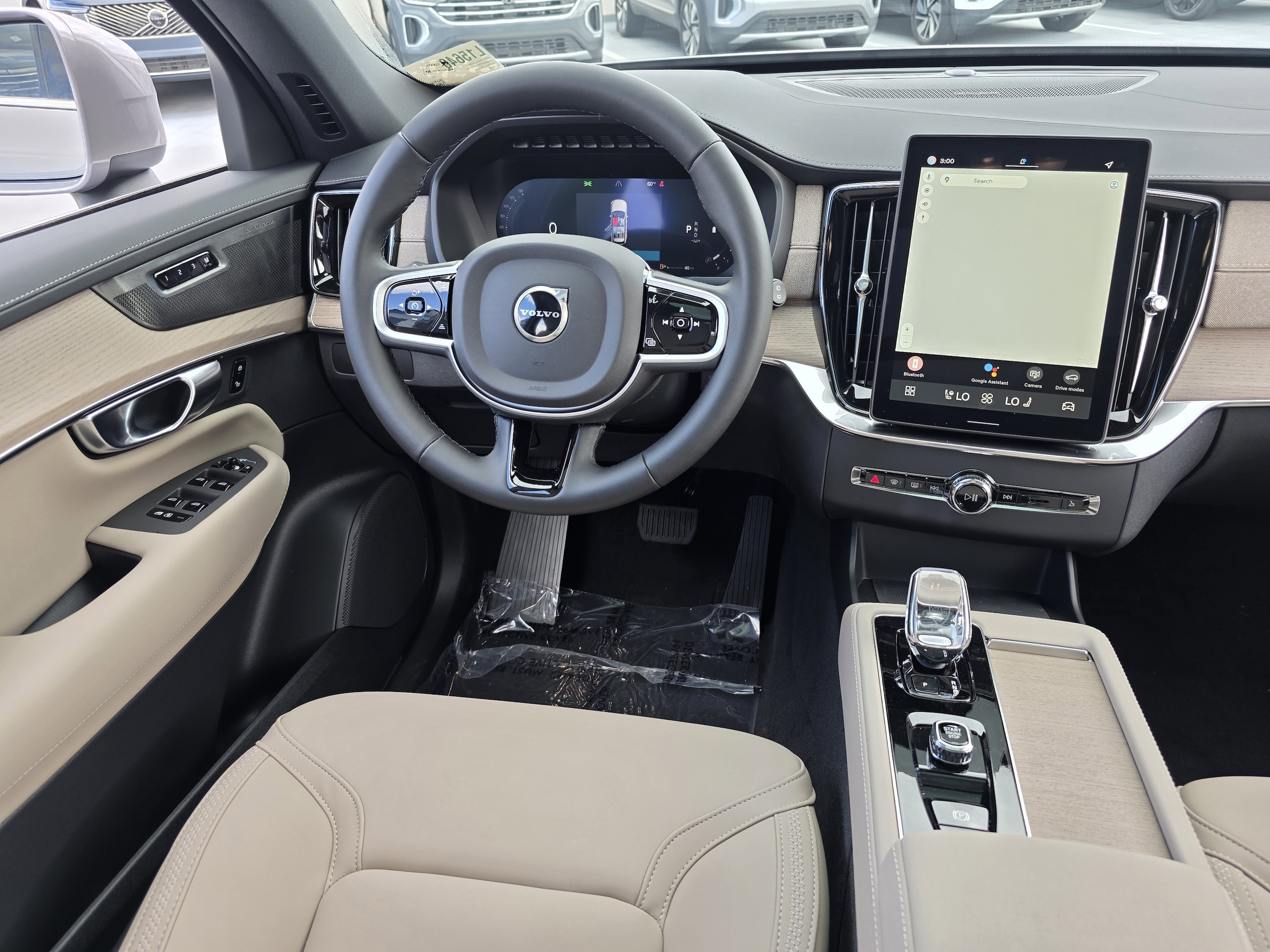 2026 Volvo XC90 Plus - Photo 8
