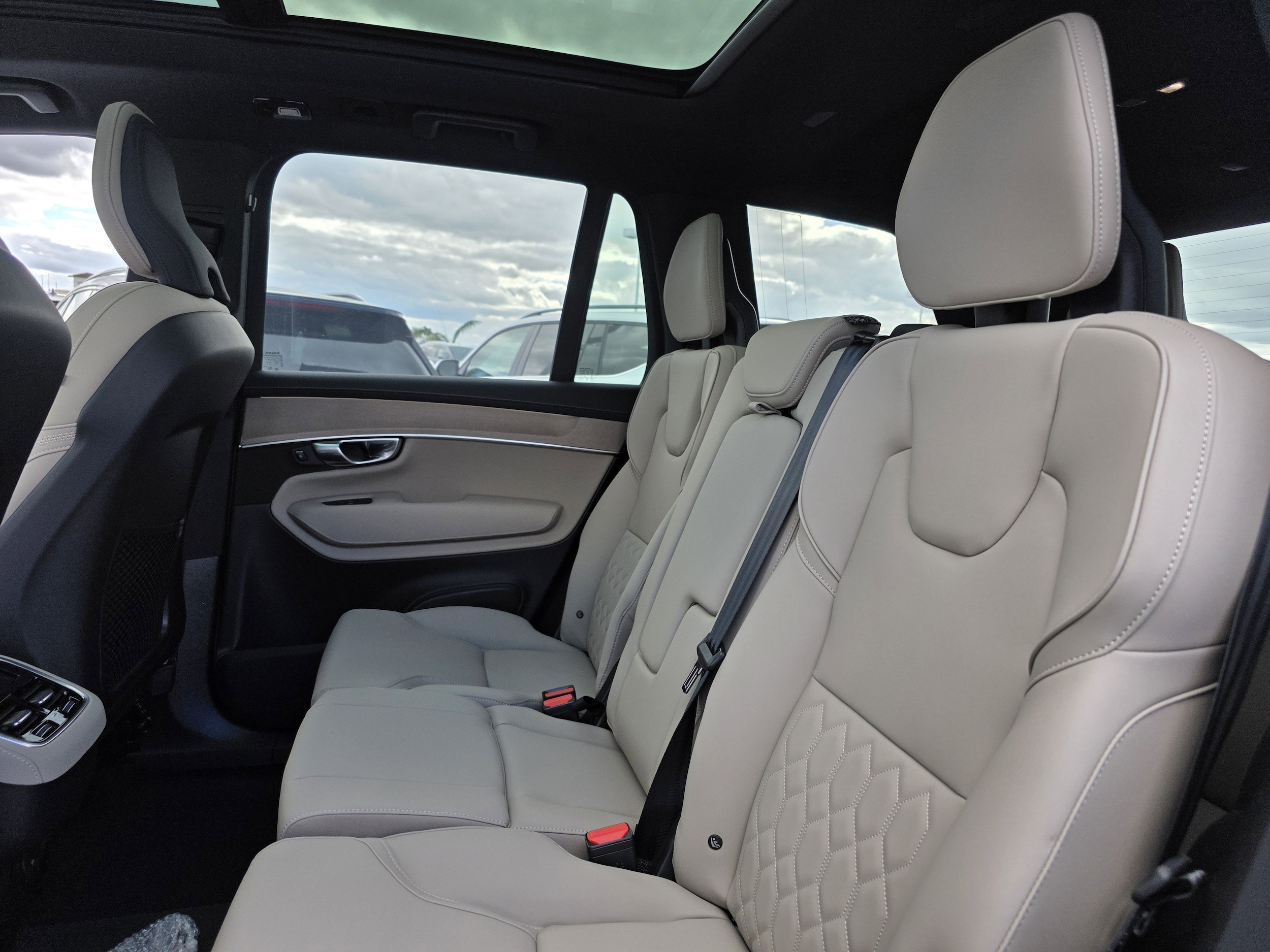 2026 Volvo XC90 Plus - Photo 11