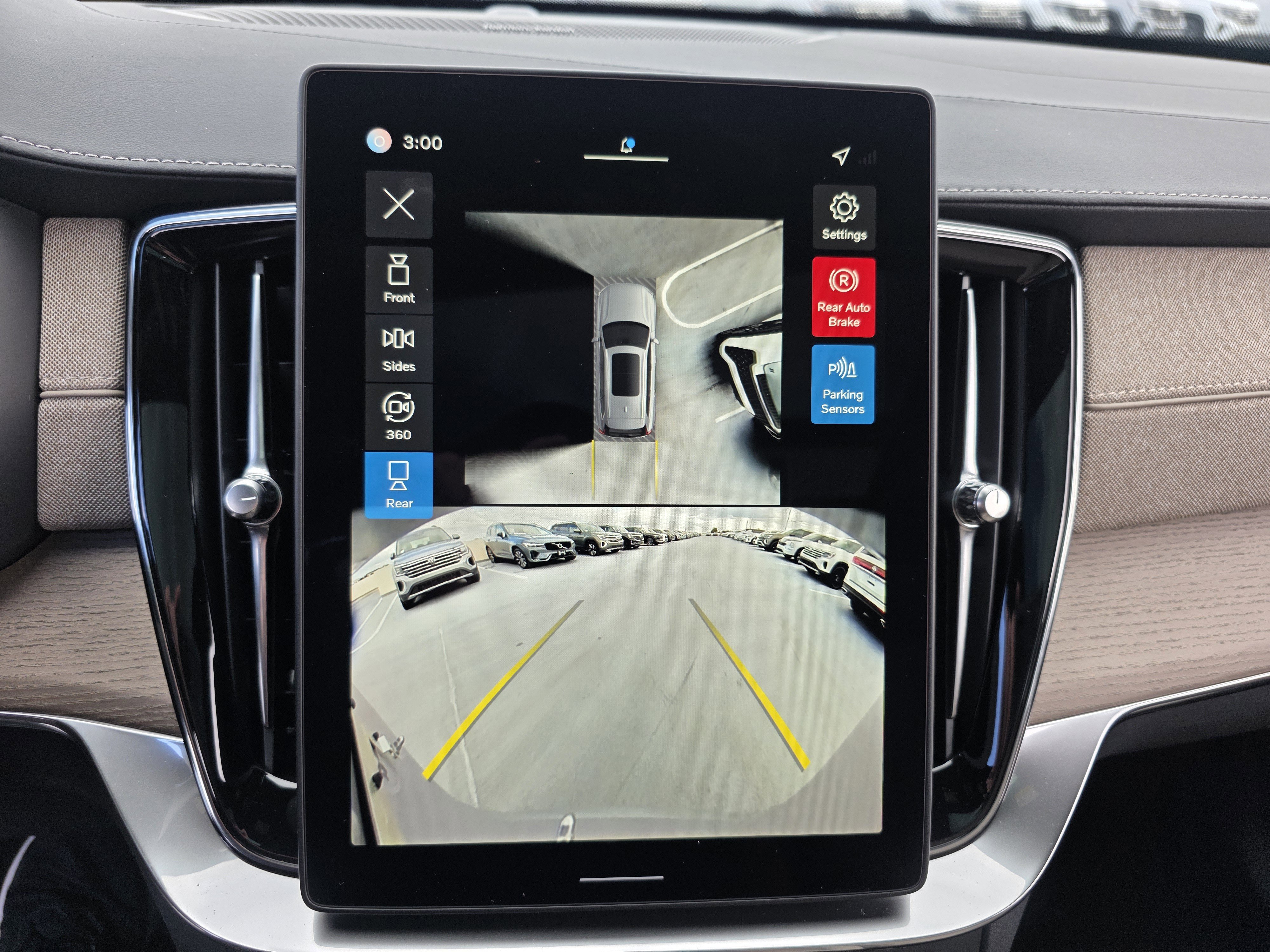 2026 Volvo XC90 Plus - Photo 17