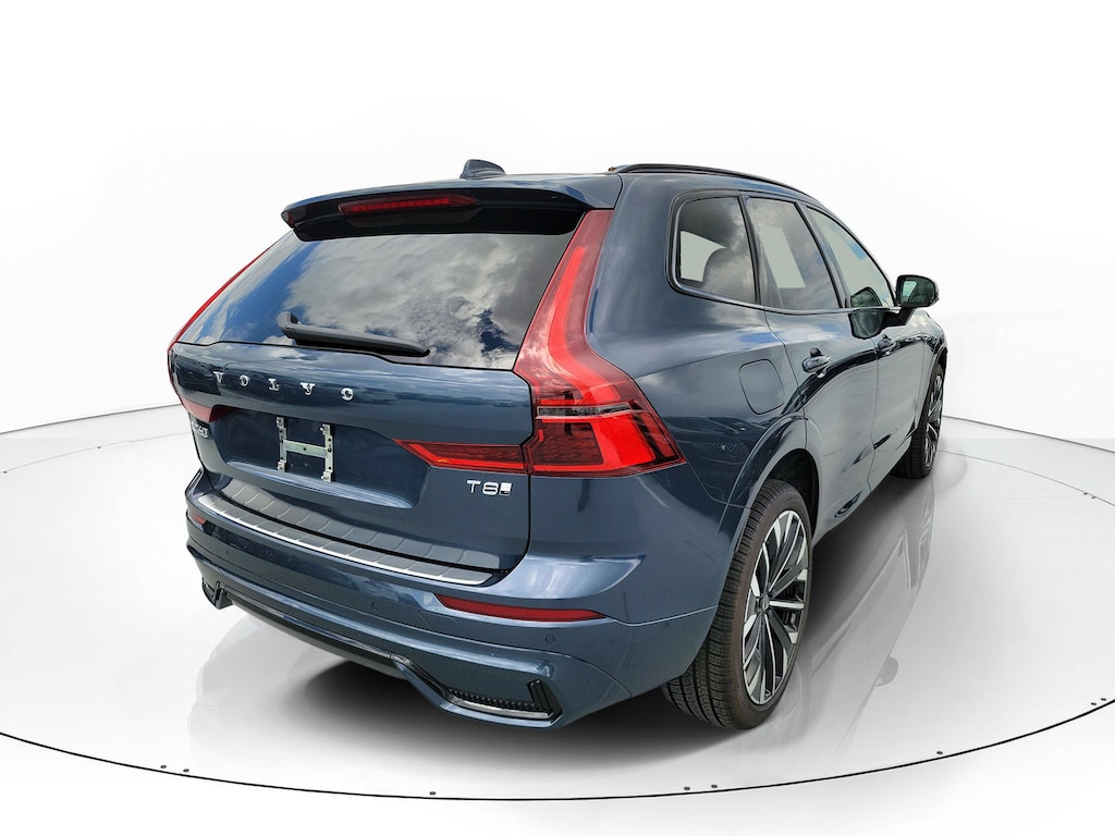 New 2026 Volvo XC60 plug-in hybrid T8 Ultra SUV