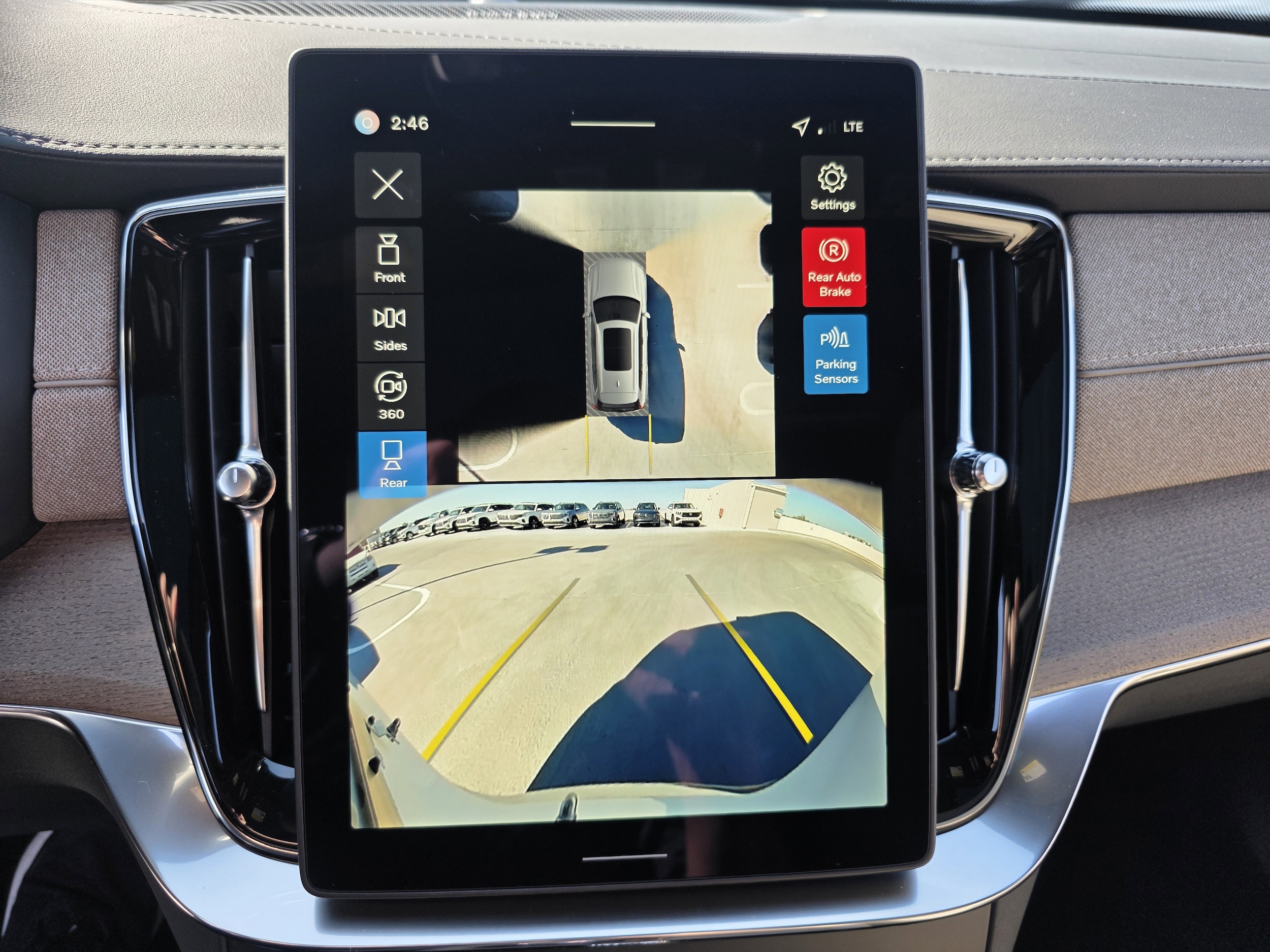 2026 Volvo XC90 Plus - Photo 17