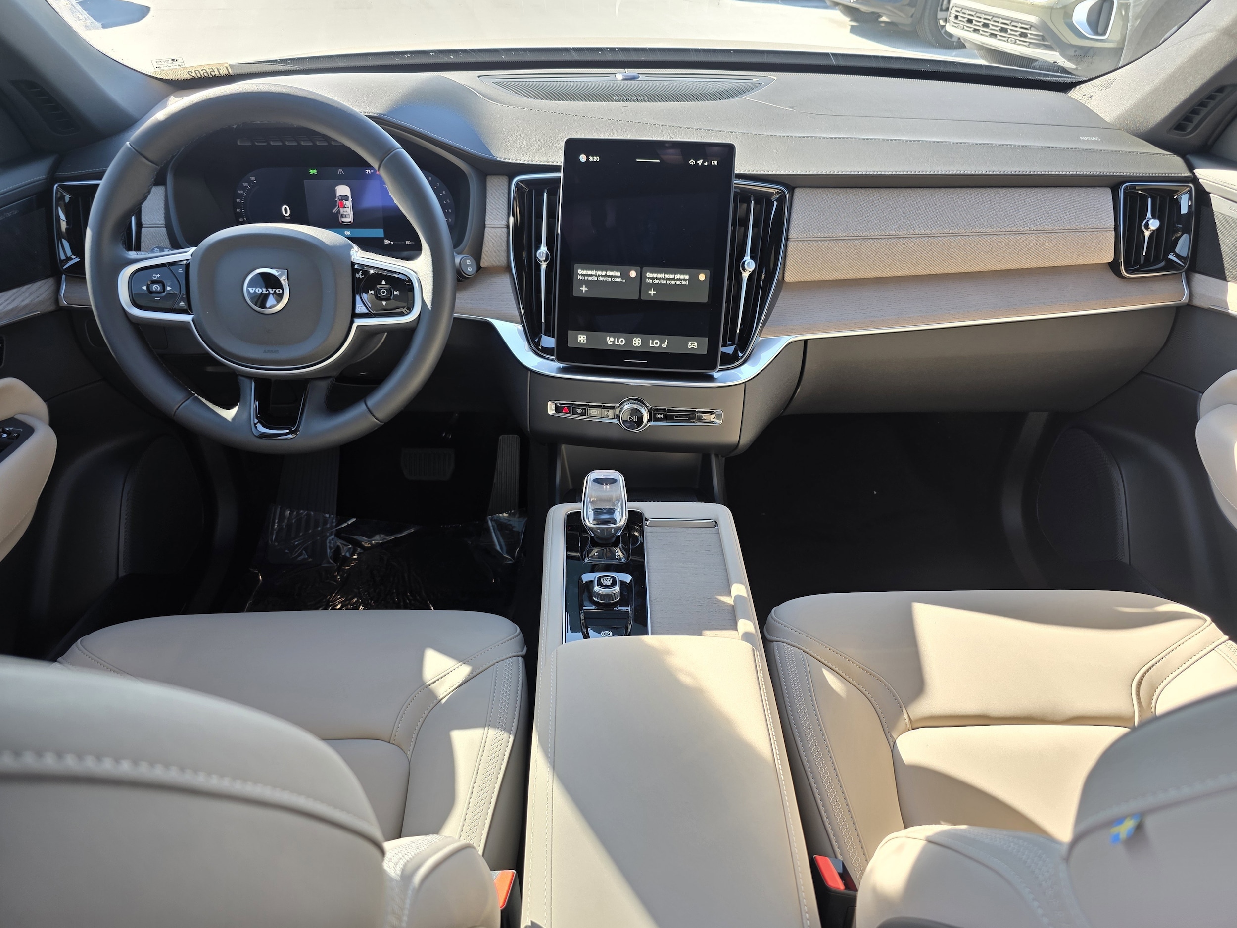 2026 Volvo XC90 Plus - Photo 7
