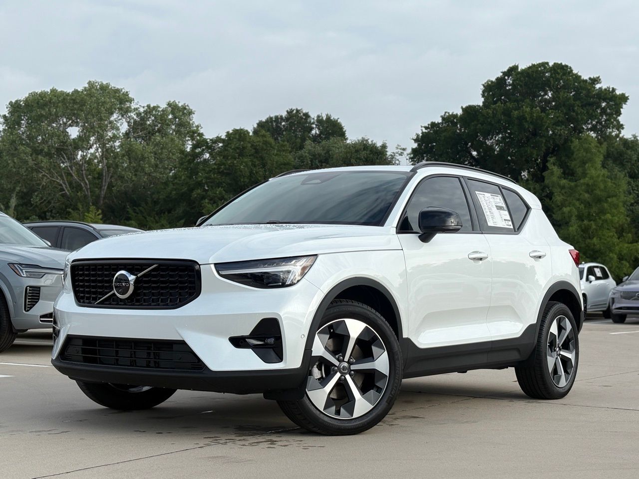 2026 Volvo XC40 B5 Plus AWD SUV