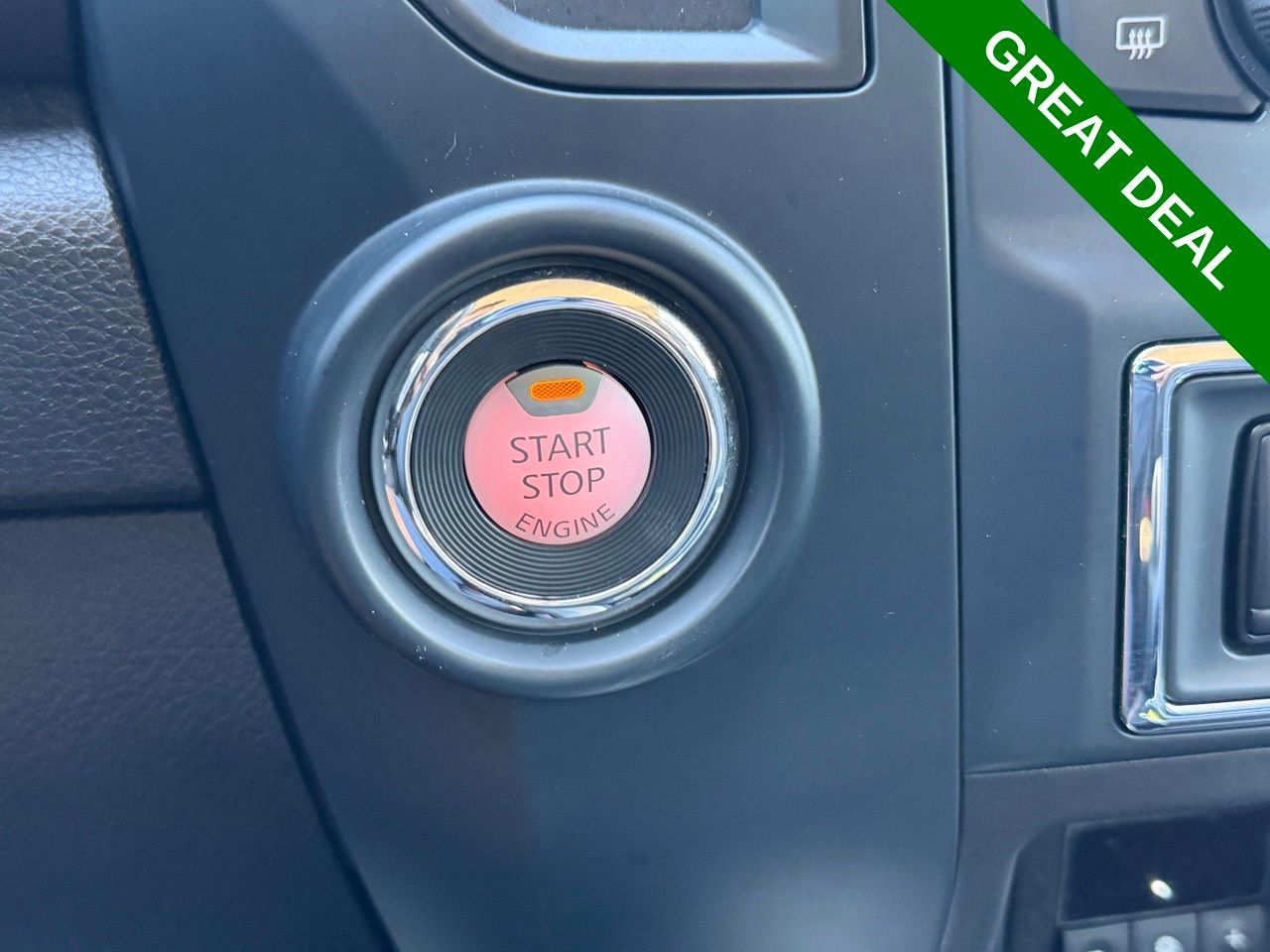 2024 Nissan Titan SV - Photo 24
