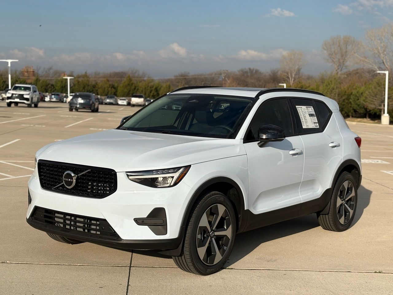 New 2026 Volvo XC40 B5 Core SUV