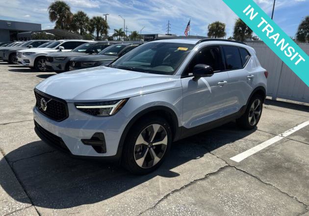 2024 Volvo XC40 Core