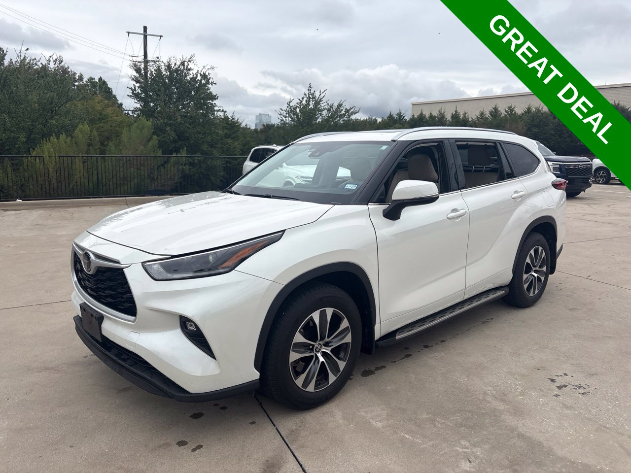 2021 Toyota Highlander XLE SUV