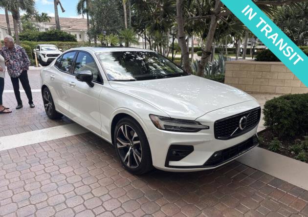 2024 Volvo S60 B5 Plus Dark Theme Sedan