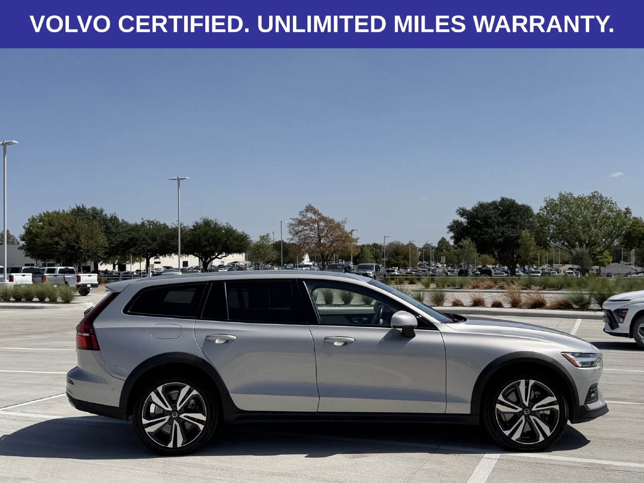 2025 Volvo V60 Cross Country
