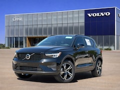 2026 Volvo XC40 B5 Core SUV