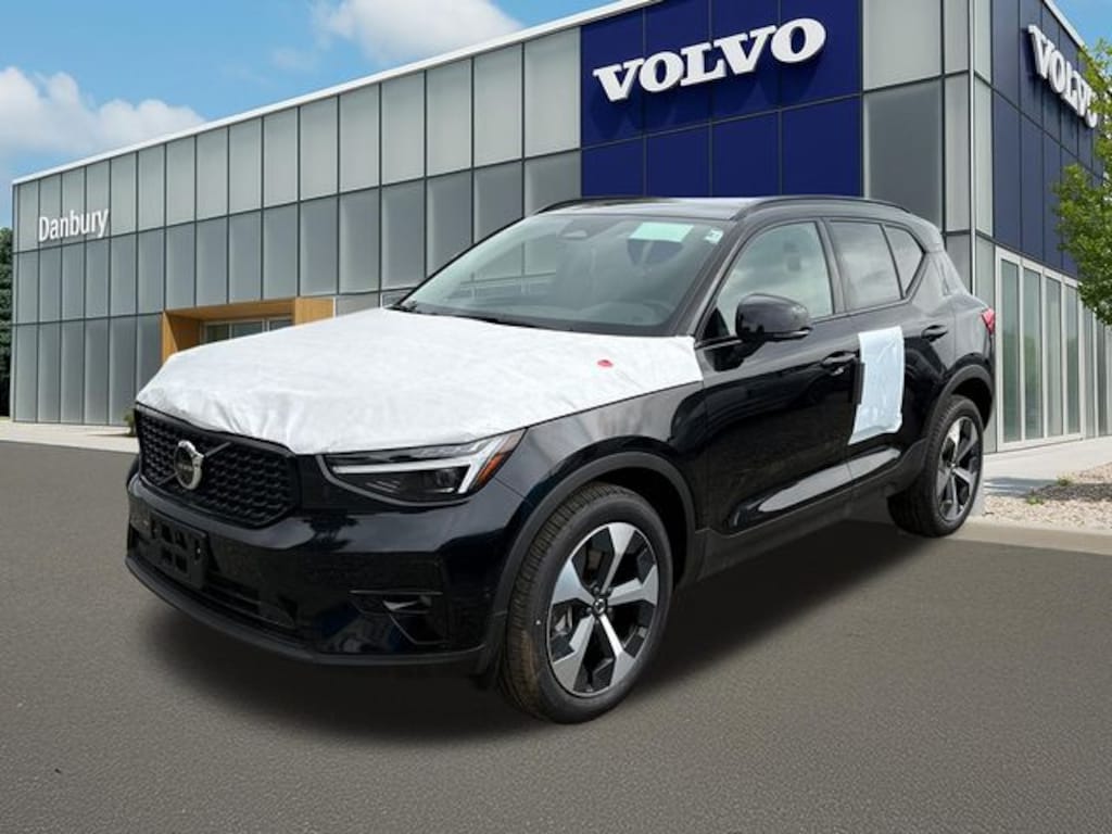 New 2026 Volvo XC40 B5 Plus SUV