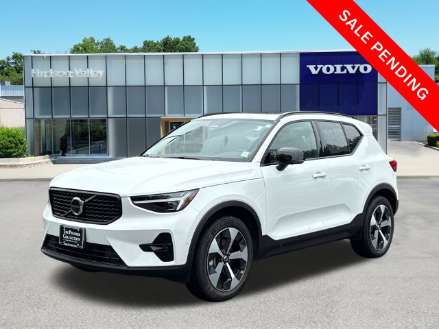 2026 Volvo XC40