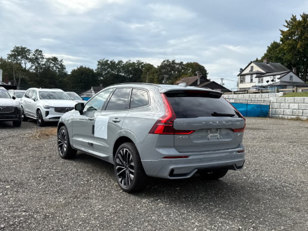 New 2027 Volvo XC60 plug-in hybrid T8 Ultra SUV