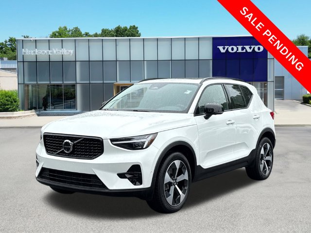 2026 Volvo XC40