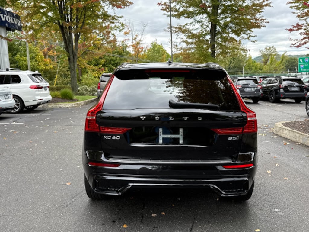 Certified 2024 Volvo XC60 B5 Core SUV