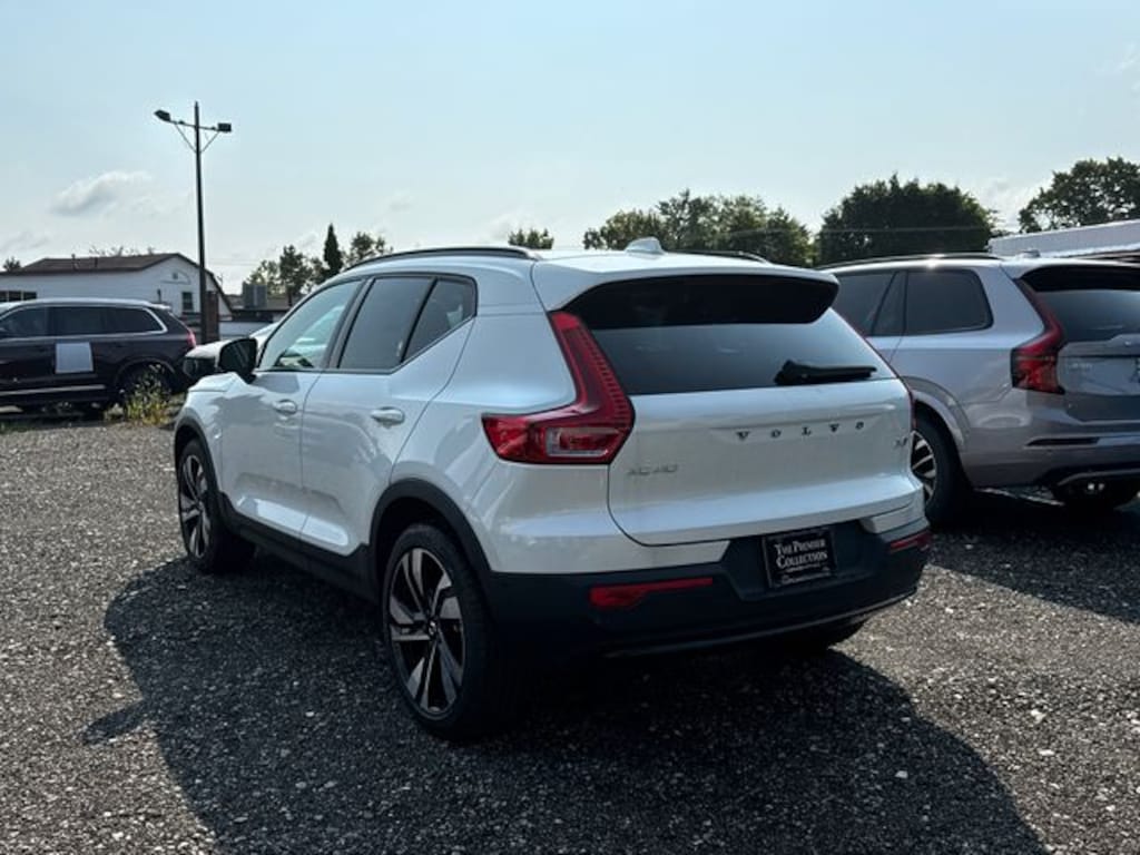 New 2026 Volvo XC40 B5 Ultra SUV