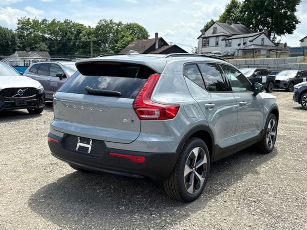 Used 2026 Volvo XC40 B5 Plus SUV