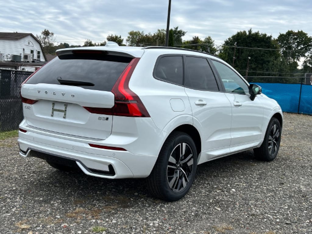 New 2027 Volvo XC60 B5 Core SUV