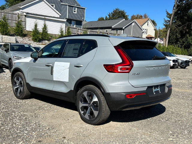 New 2026 Volvo XC40 B5 Plus SUV