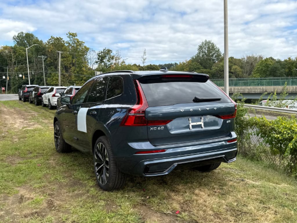New 2027 Volvo XC60 B5 Ultra SUV