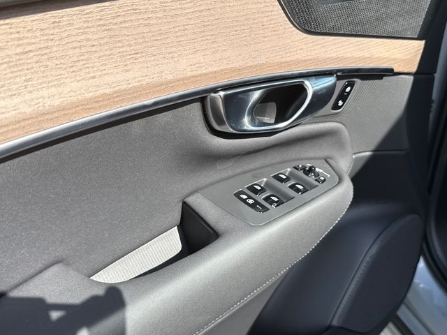 2026 Volvo XC90 Plus - Photo 21