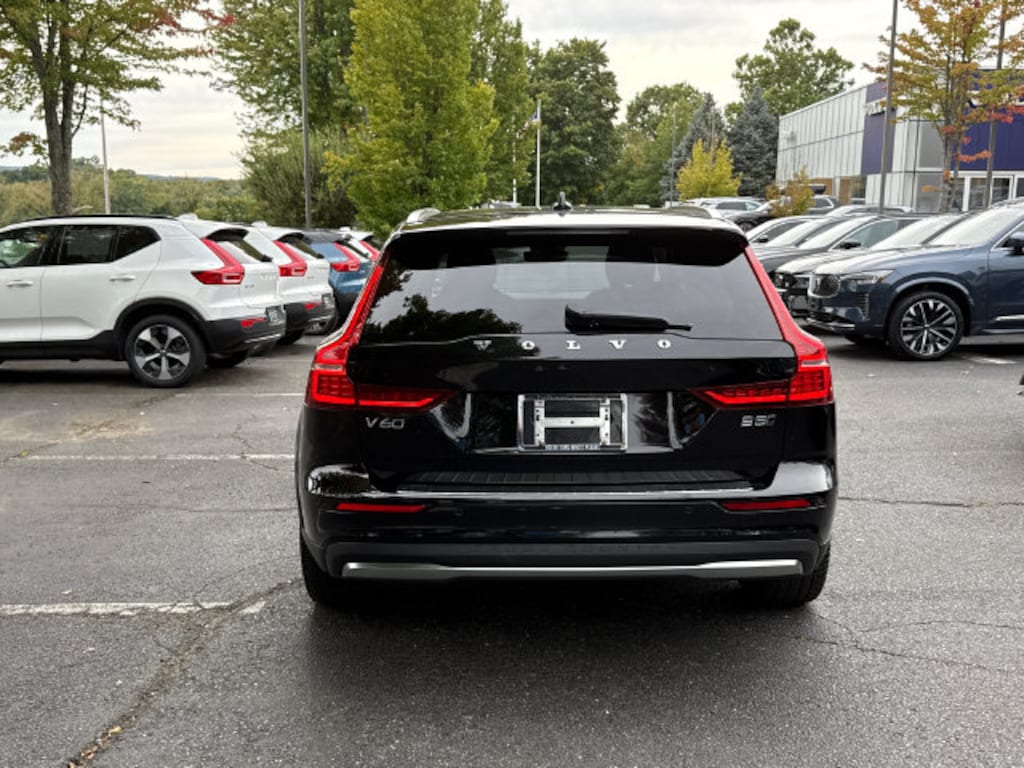Certified 2024 Volvo V60 Cross Country Ultimate Wagon