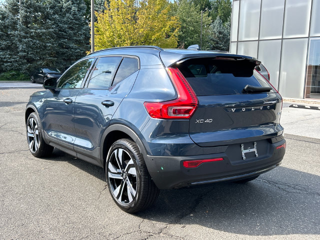 New 2026 Volvo XC40 B5 Ultra SUV