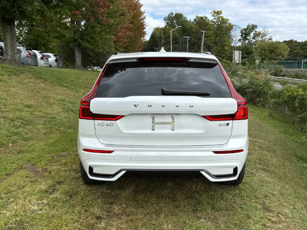 New 2027 Volvo XC60 B5 Ultra SUV