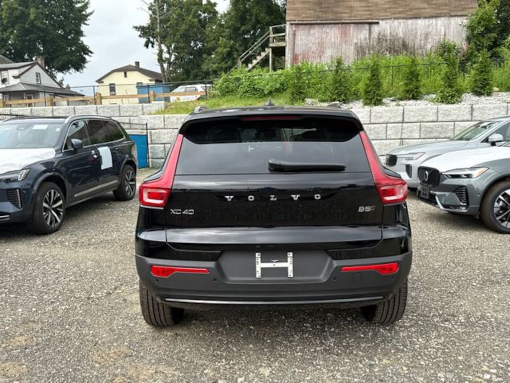 New 2026 Volvo XC40 B5 Plus SUV