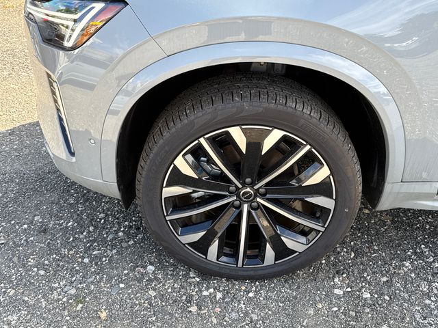 2026 Volvo XC90 Plus - Photo 7