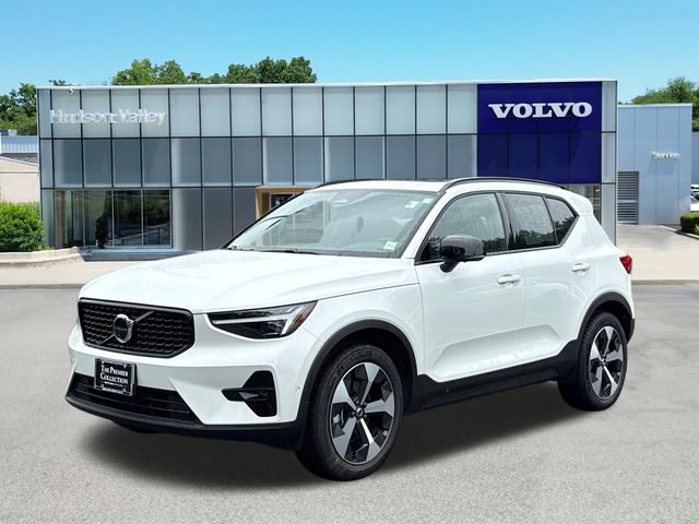 2026 Volvo XC40