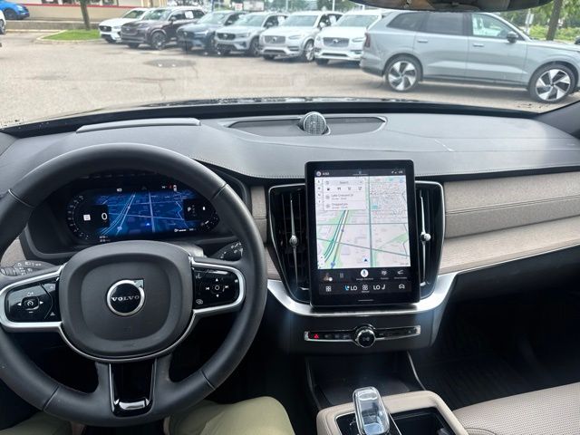 2026 Volvo XC90 Ultra - Photo 13