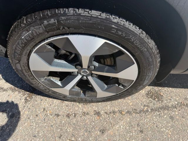 2026 Volvo XC40 Plus - Photo 6