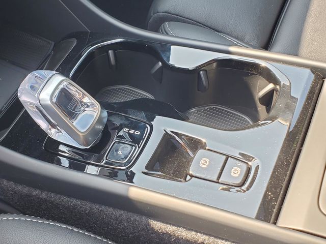 2026 Volvo XC40 Plus - Photo 26