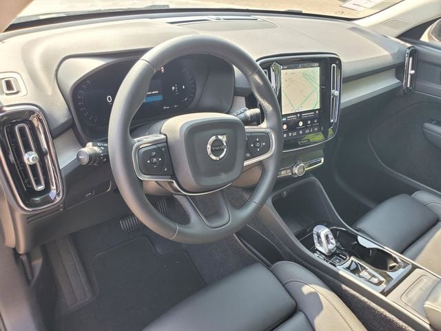2026 Volvo XC40 Plus - Photo 16
