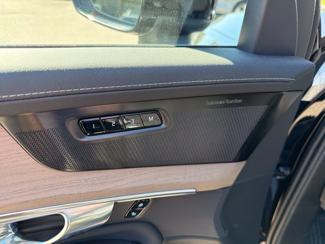 2026 Volvo XC90 Plus - Photo 10