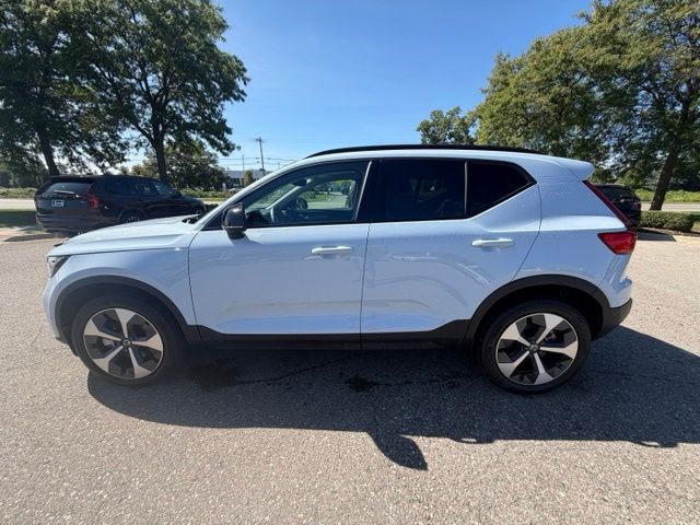 2026 Volvo XC40 Plus - Photo 11
