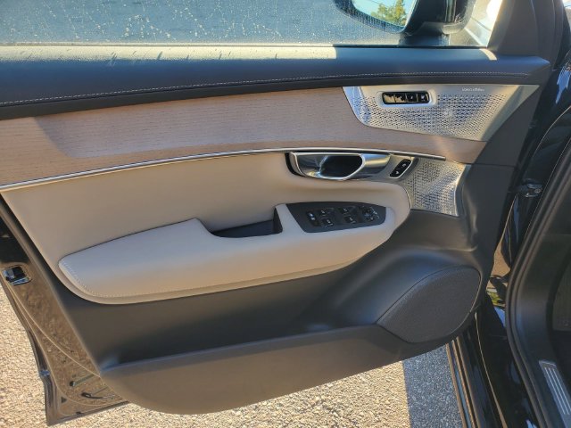 2026 Volvo XC90 Ultra - Photo 10