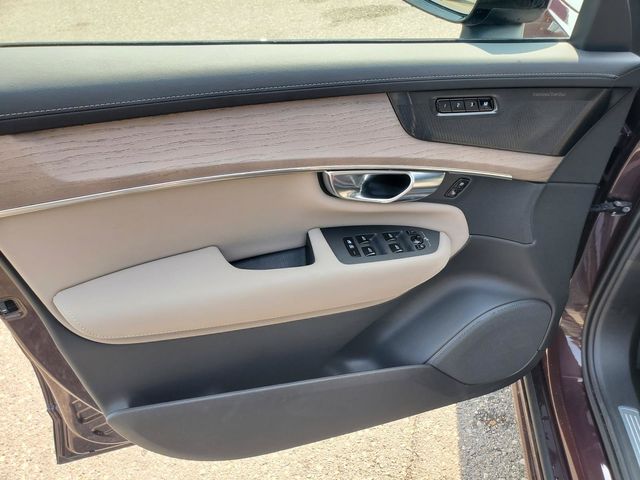 2026 Volvo XC90 Ultra - Photo 10