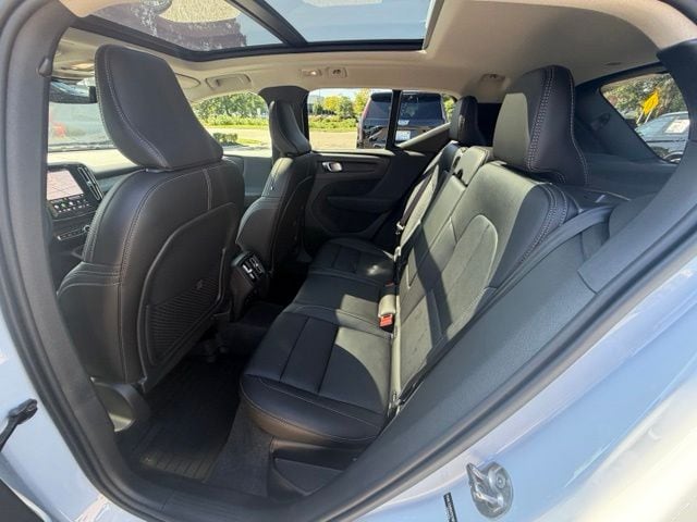 2026 Volvo XC40 Plus - Photo 14