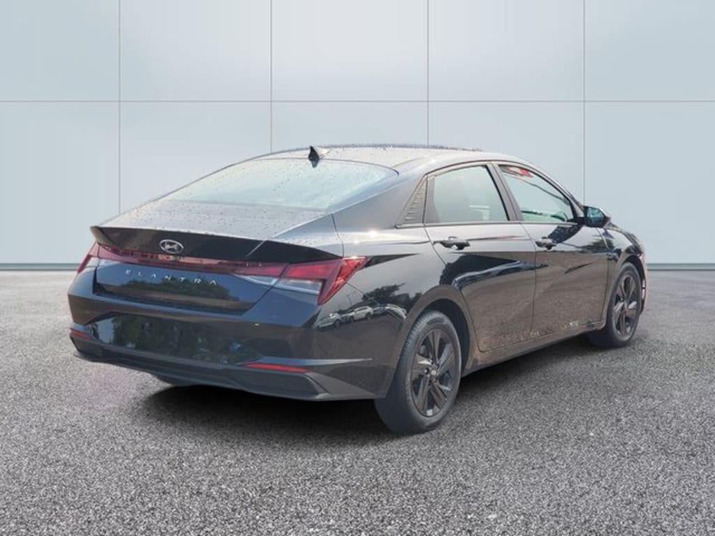 Used 2023 Hyundai Elantra SEL Sedan