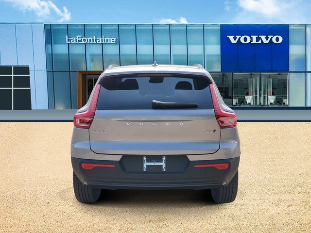 2026 Volvo XC40 Plus - Photo 5