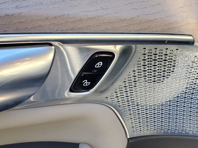 2026 Volvo XC90 Ultra - Photo 12