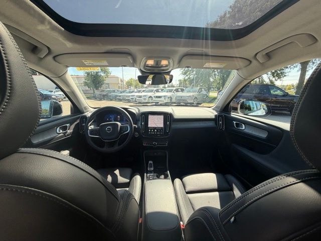 2026 Volvo XC40 Plus - Photo 15