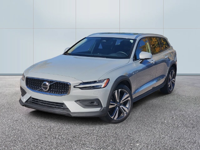 2025 Volvo V60 Cross Country