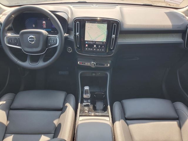 2026 Volvo XC40 Plus - Photo 29